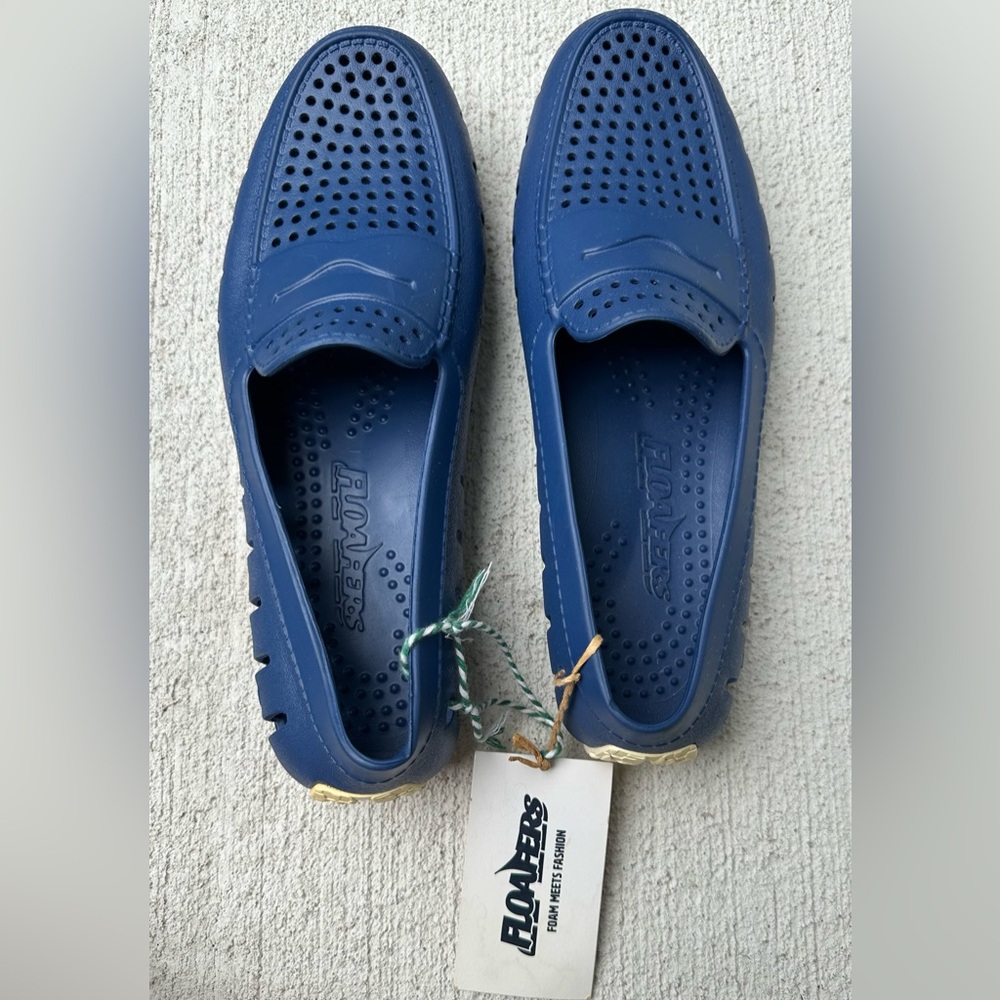 Slip on FLOAFERS in Navy